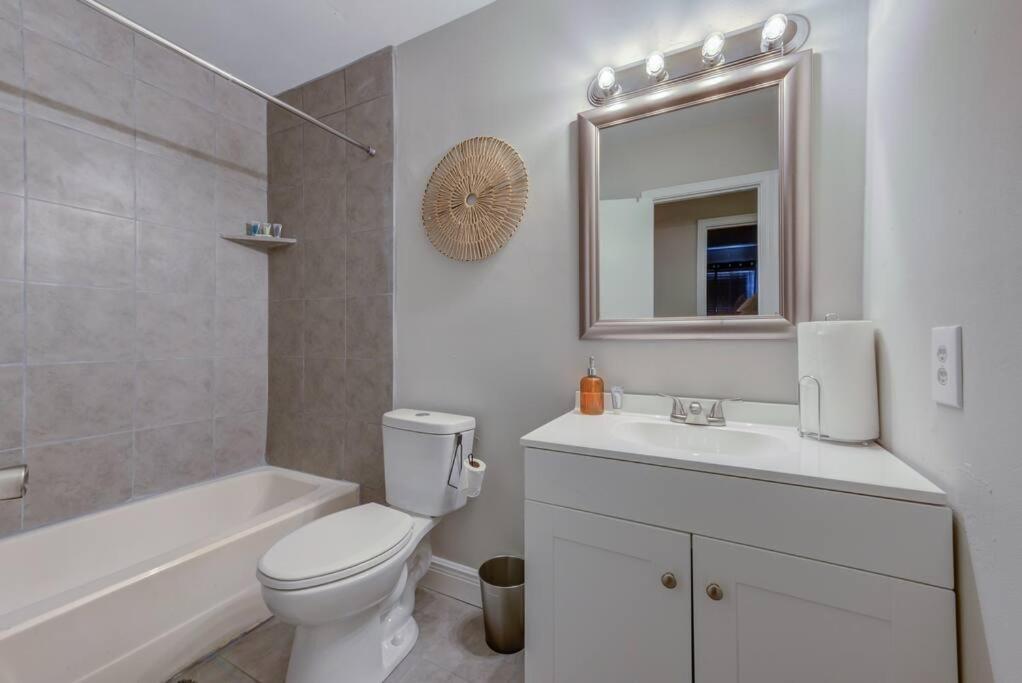 Holiday home Frenchmen St Townhome